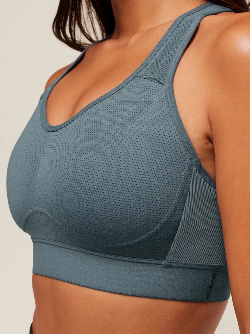 Gymshark Gray LIGHTWEIGHT HIGH SUPPORT SPORTS BRA Size Small
